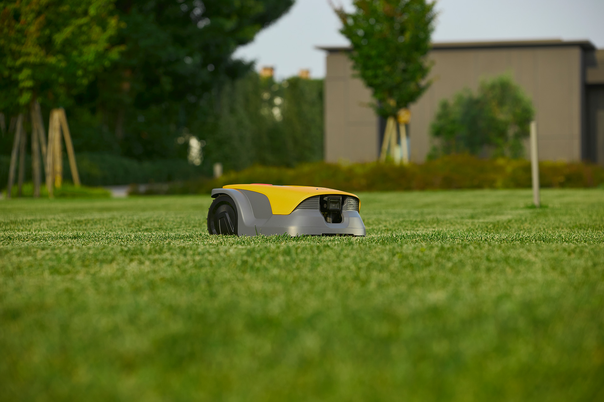 Roboty koszące, kosiarki automatyczne, Stiga Vista