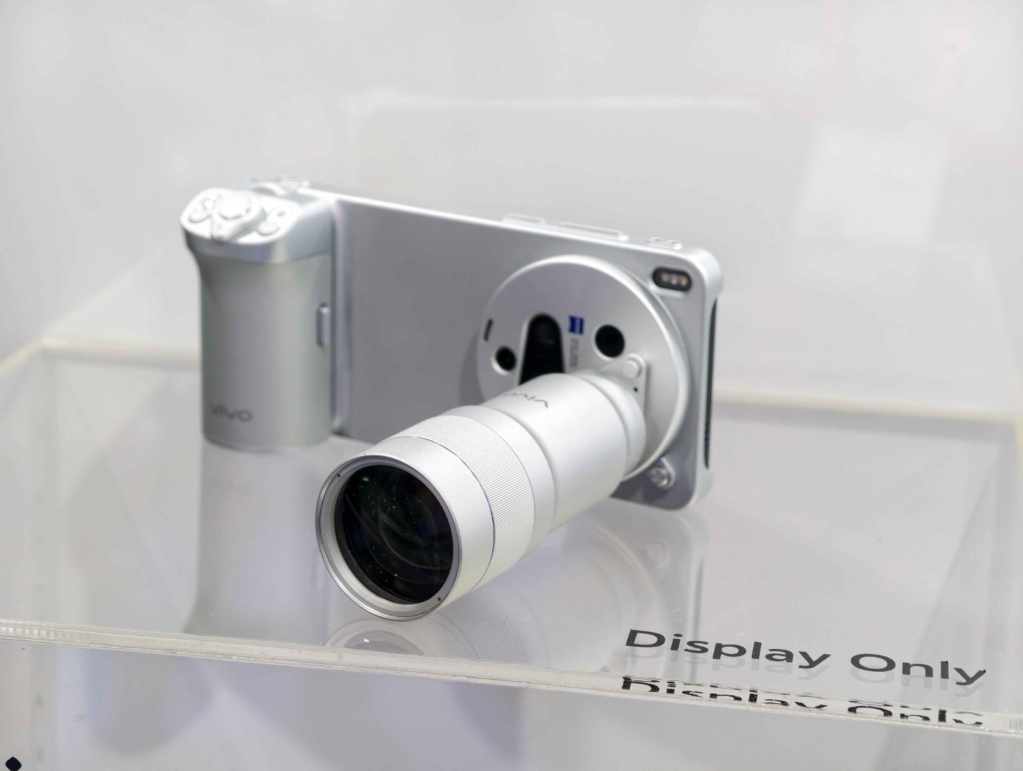 Smartfon fotograficzny Vivo X300 Ultra na MWC 2026