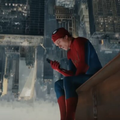 spider man ze smartfonem samsung galaxy z flip 7