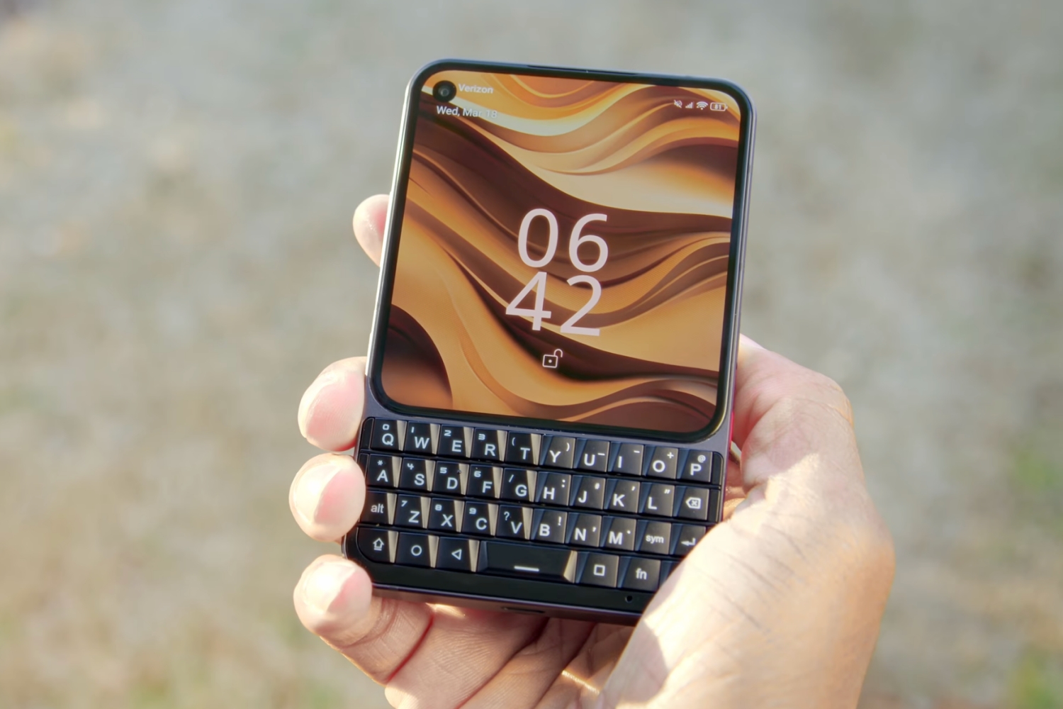 Titan 2 Elite smartfon z fizyczną klawiaturą