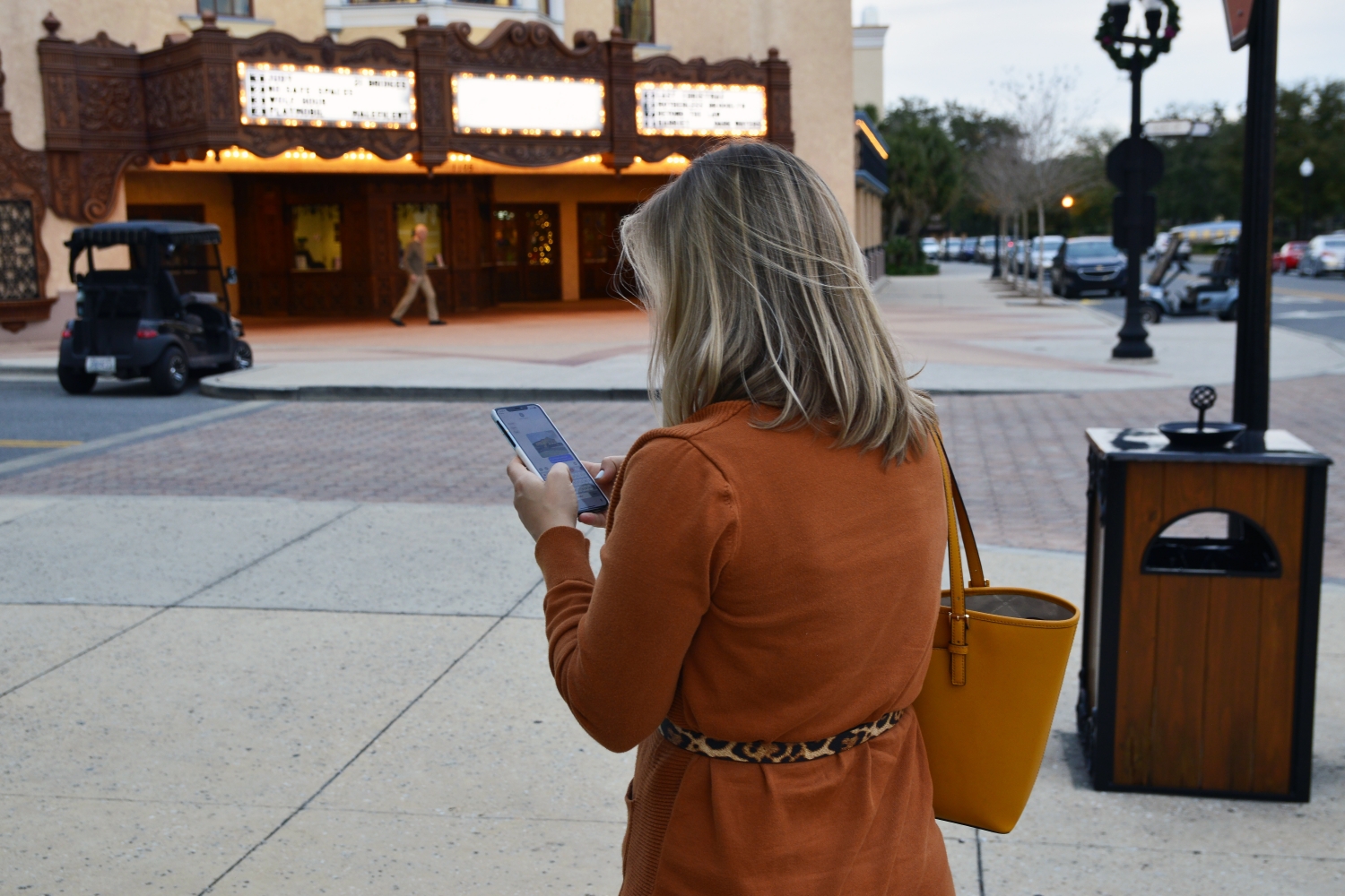 smartfon sms wiadomość kobieta