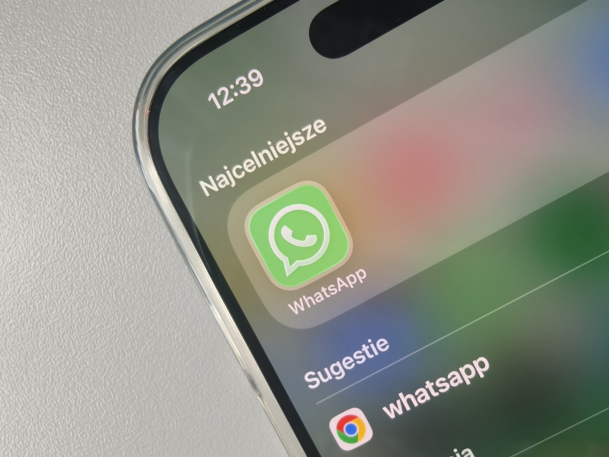 aplikacja whatsapp na iphone źródło tabletowo.pl