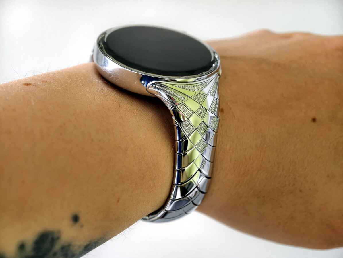Huawei Watch Ultimate Design Spring Edition smartwatch