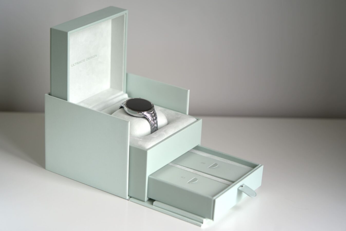 Huawei Watch Ultimate Design Spring Edition smartwatch