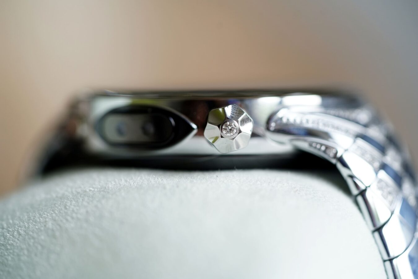 Huawei Watch Ultimate Design Spring Edition smartwatch