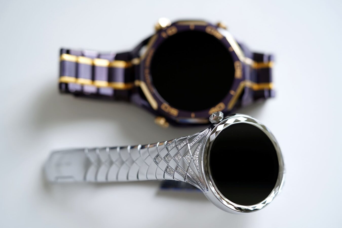 Huawei Watch Ultimate Design Spring Edition smartwatch