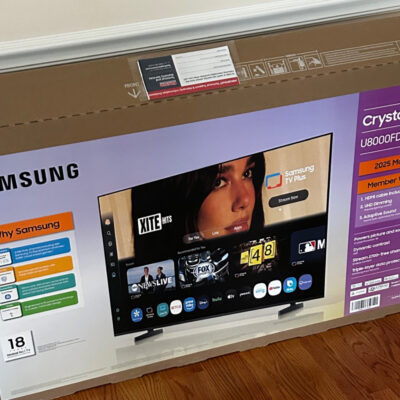 Pudełko telewizora Samsung Crystal UHD z wizerunkiem Dui Lipy