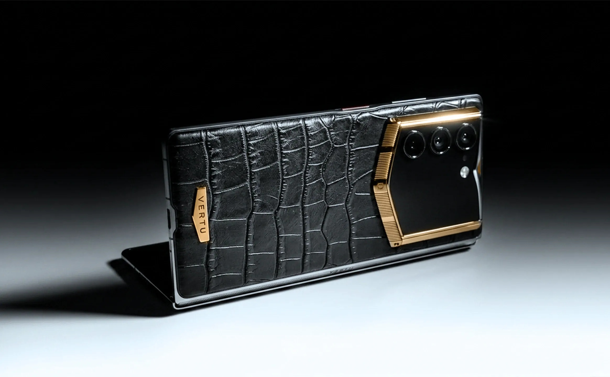 składany smartfon vertu alphafold foldable smartphone