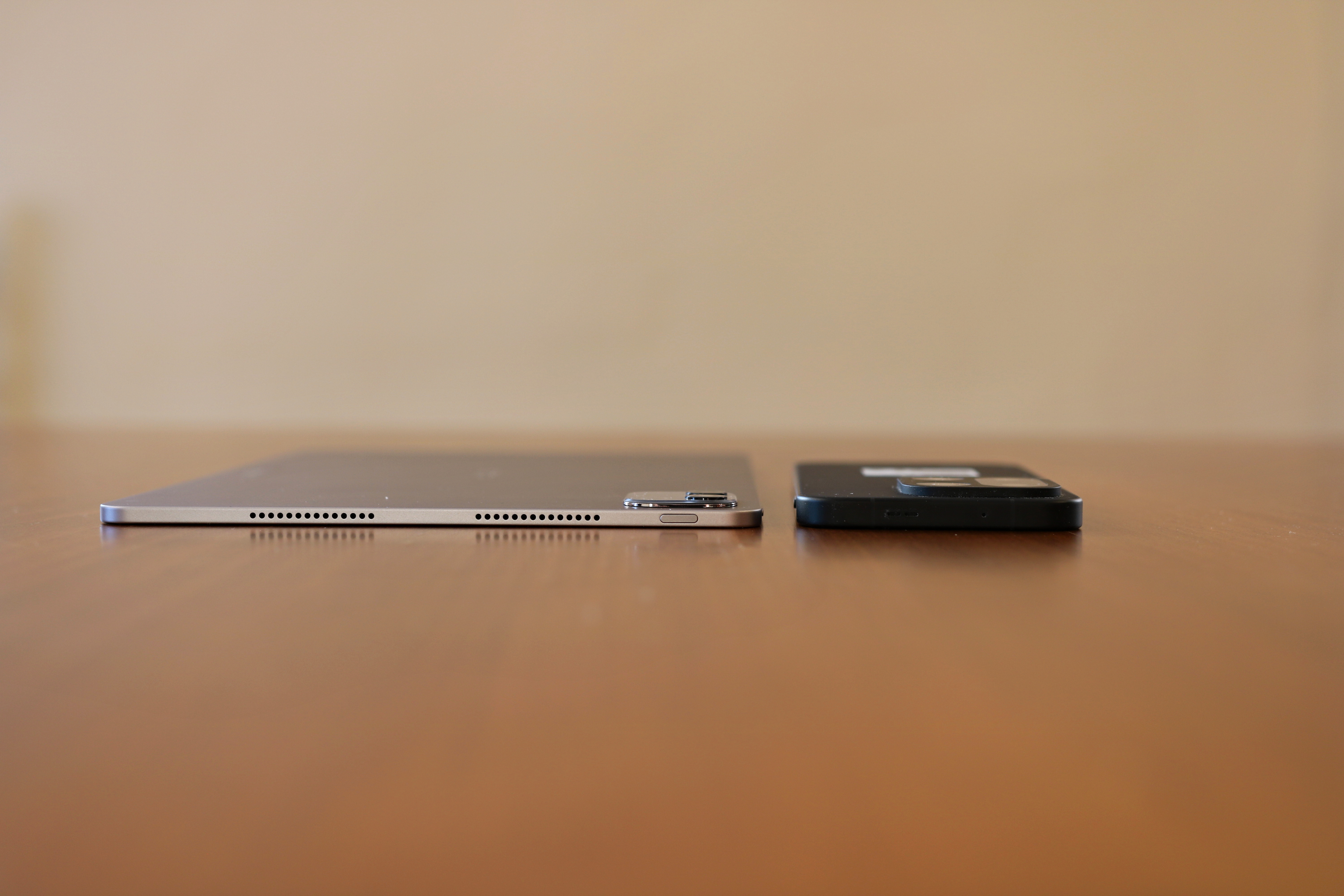 tablet Honor MagicPad4, smartfon OnePlus 15