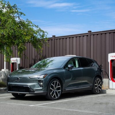 Volvo ładowania na Tesla Supercharger