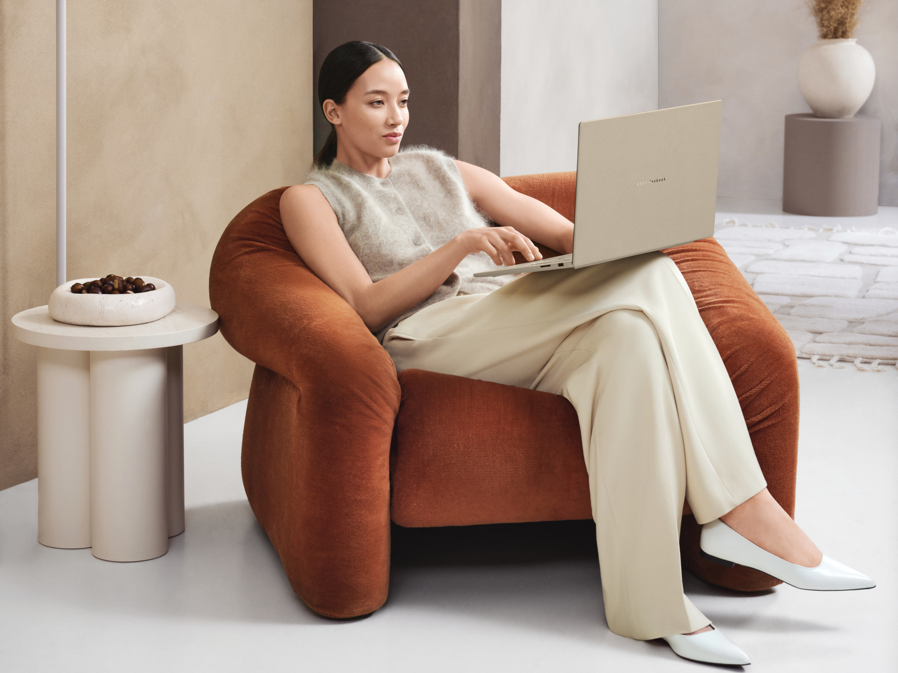 ASUS Zenbook A16