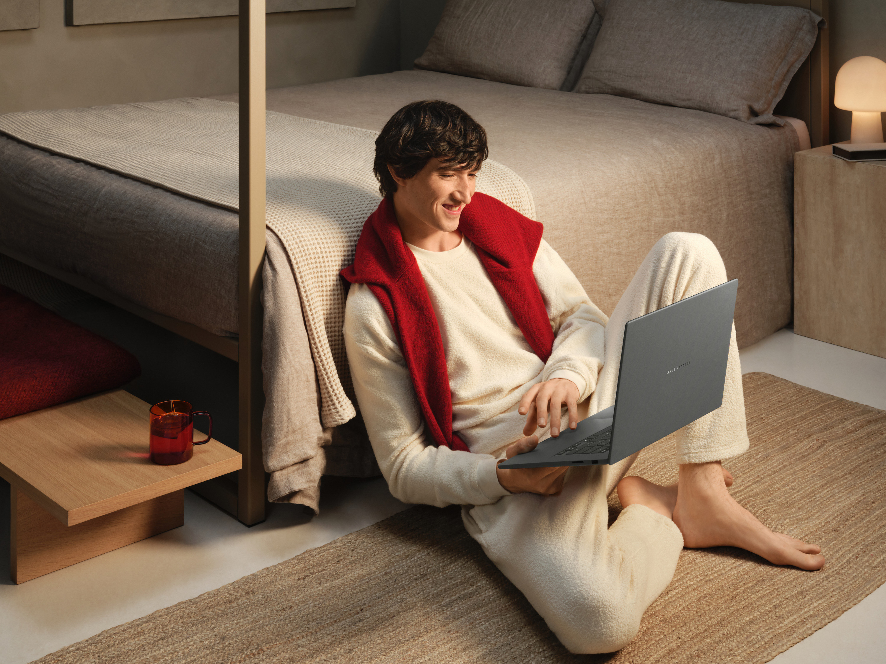 ASUS Zenbook A16 (fot. ASUS)