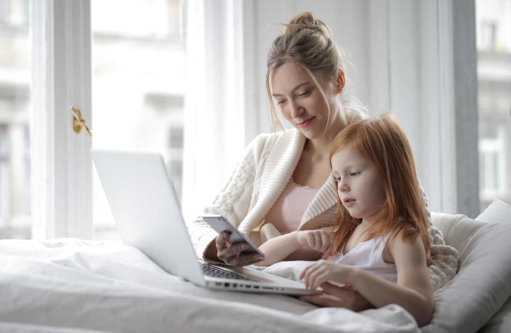 mama, córka, internet, laptop