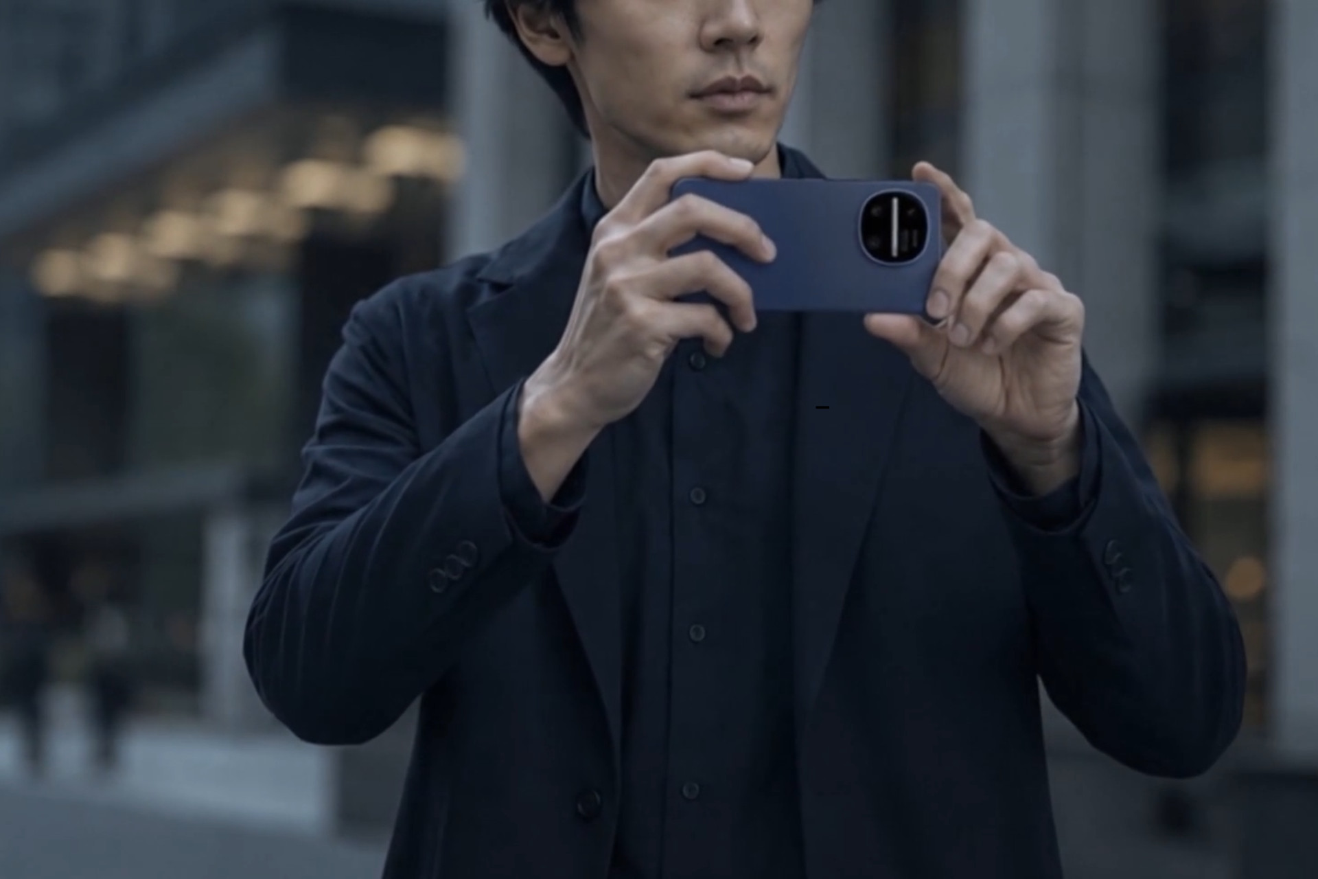 smartfon Sharp Aquos R11