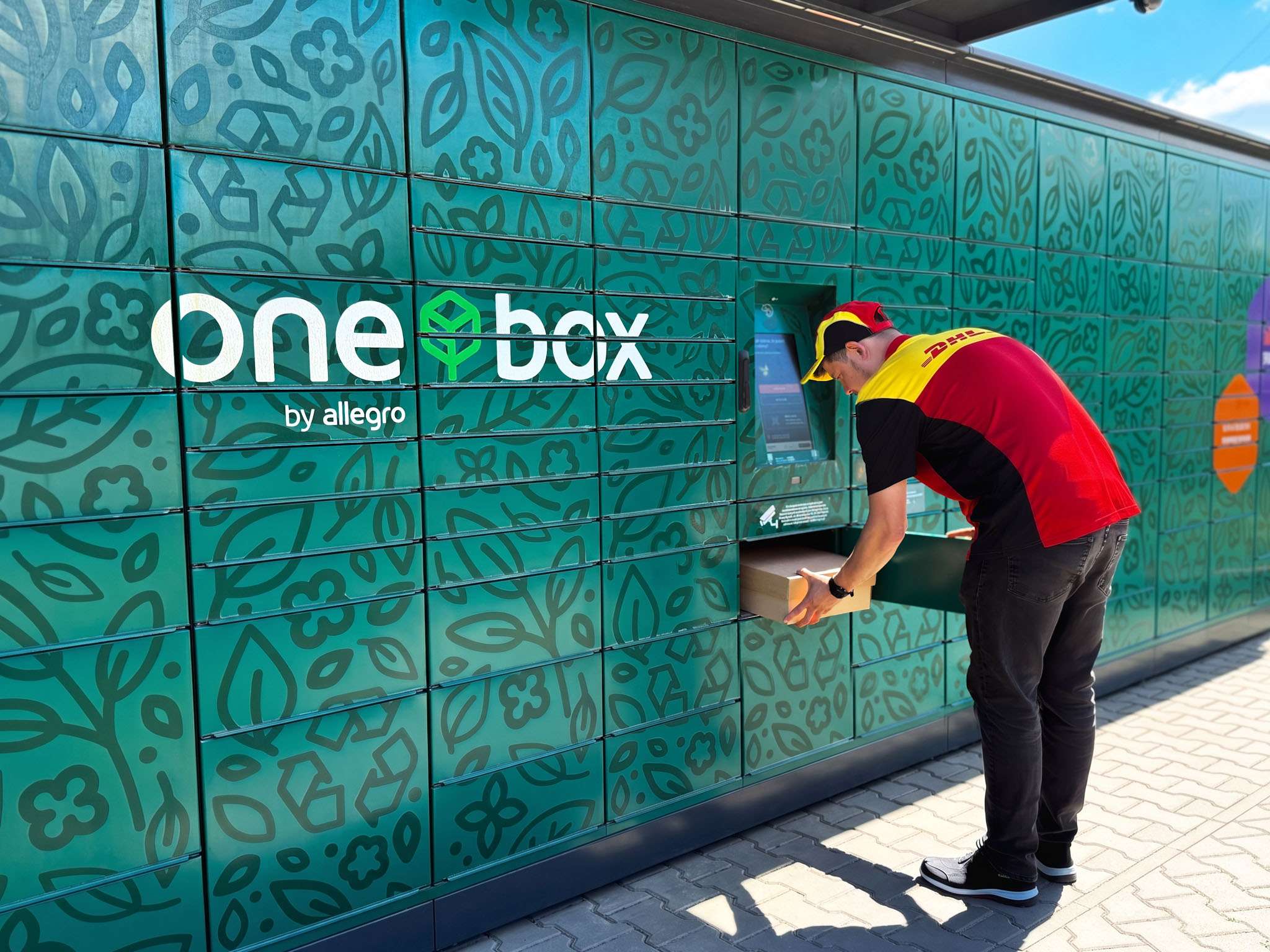 Kurier DHL automat paczkowy Allegro One Box