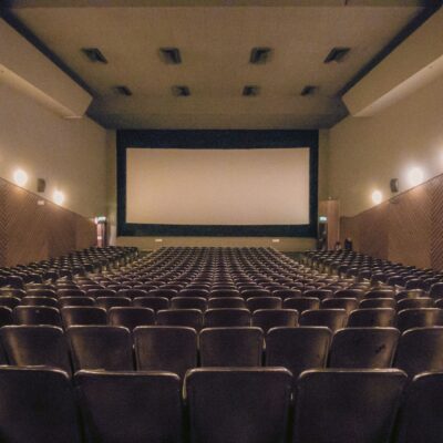Kino, sala kinowa, ekran, fotele
