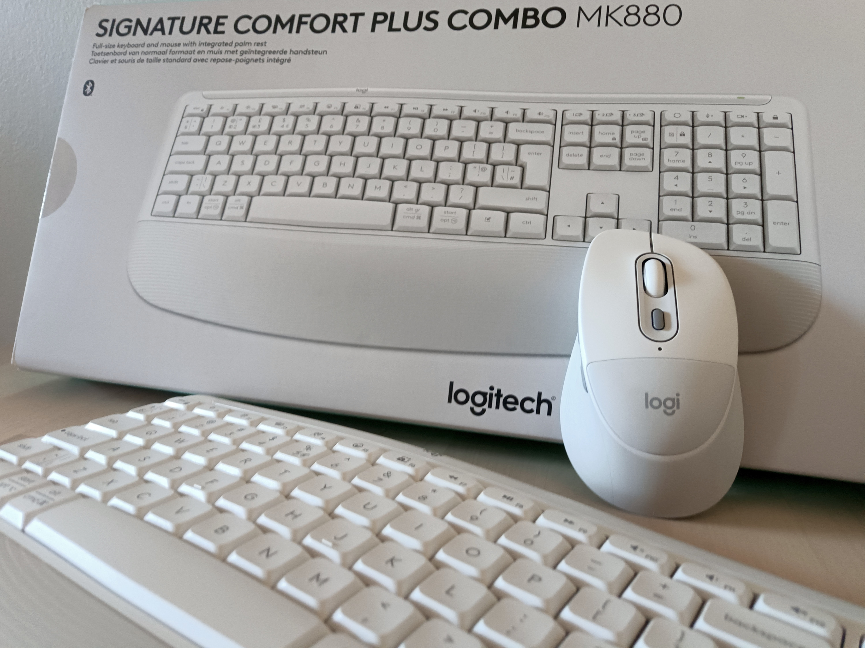 Logitech Signature Comfort Plus Combo MK880
