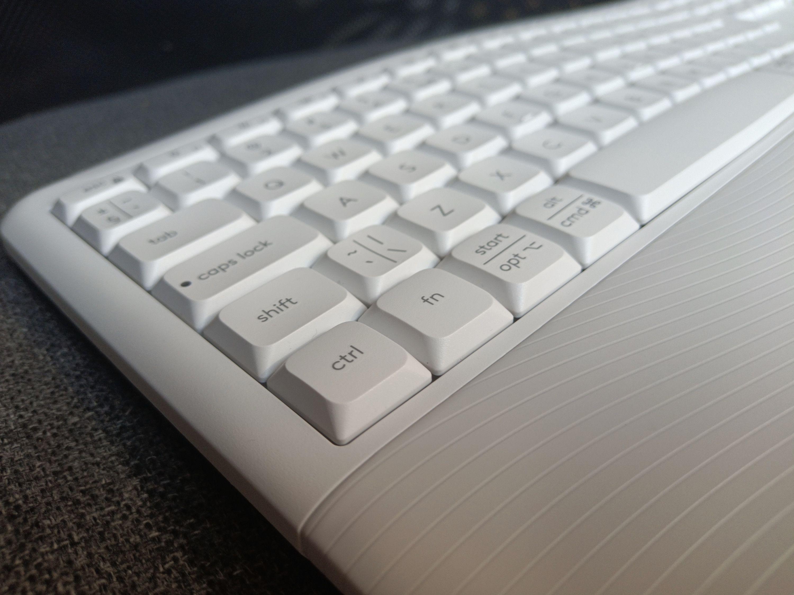 Logitech Signature Comfort Plus K880