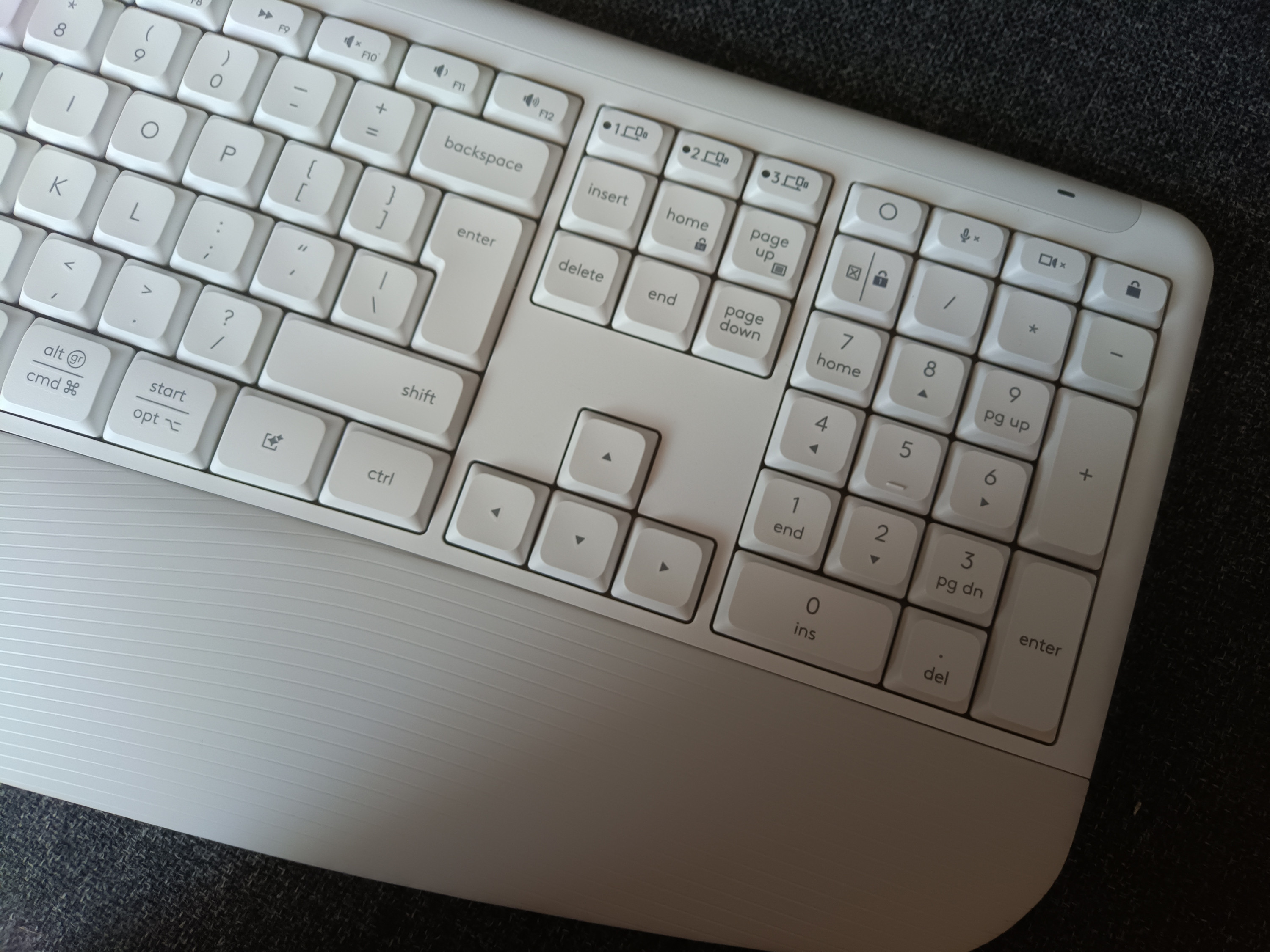 Logitech Signature Comfort Plus K880