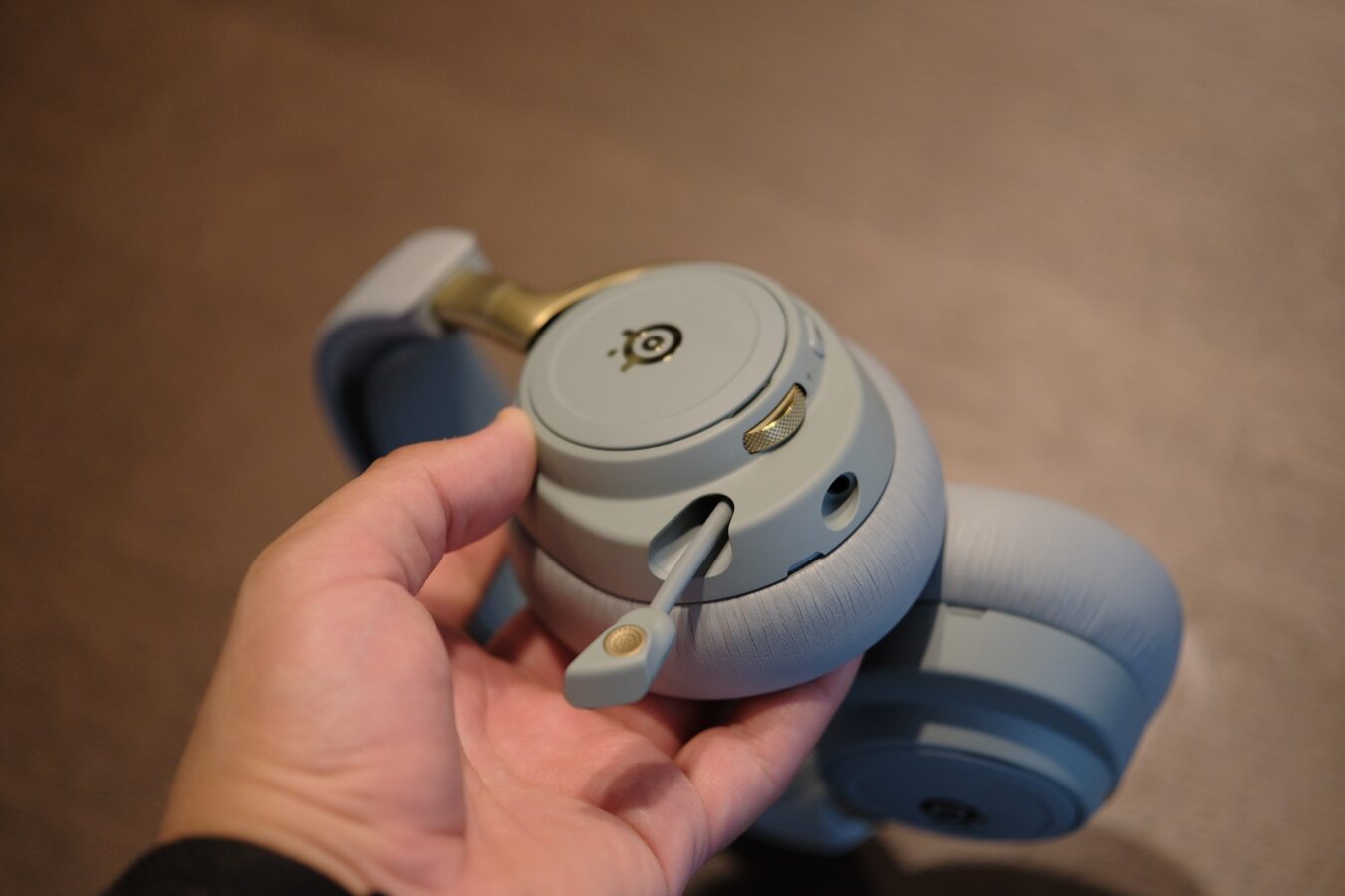 Porównanie SteelSeries Arctis Nova Elite z Arctis Nova Pro Omni