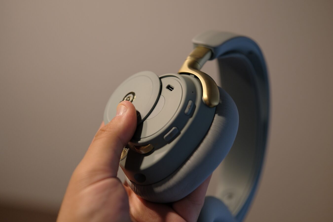 Porównanie SteelSeries Arctis Nova Elite z Arctis Nova Pro Omni
