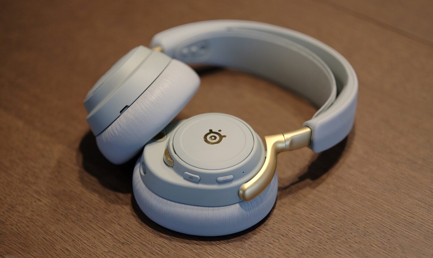 Porównanie SteelSeries Arctis Nova Elite z Arctis Nova Pro Omni