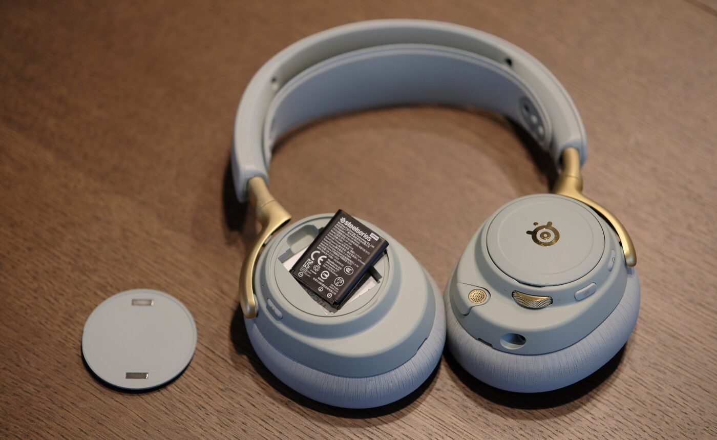 Porównanie SteelSeries Arctis Nova Elite z Arctis Nova Pro Omni