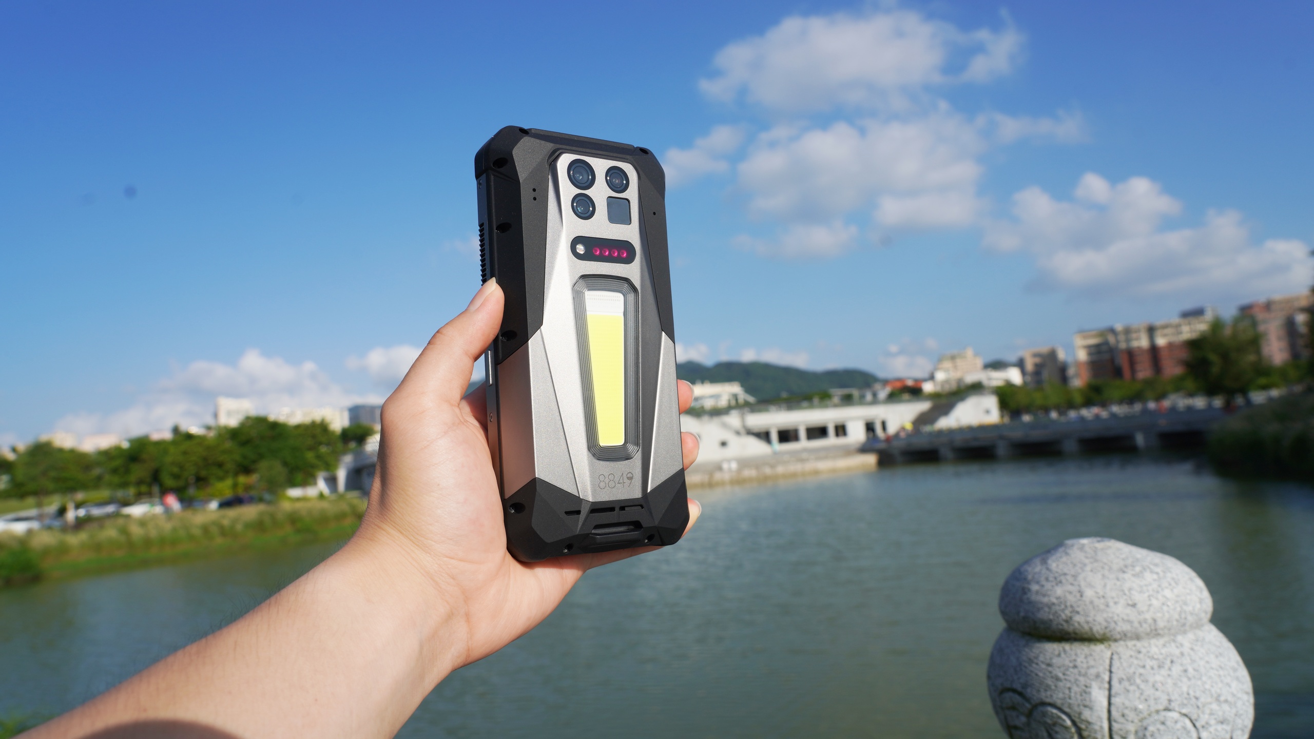smartfon 8849 tank 5 pro