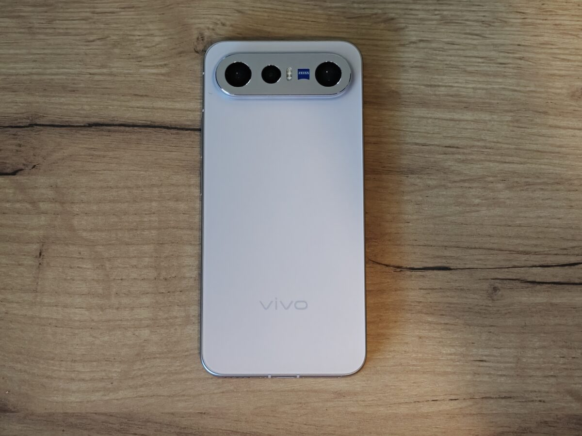 Vivo X300 FE
