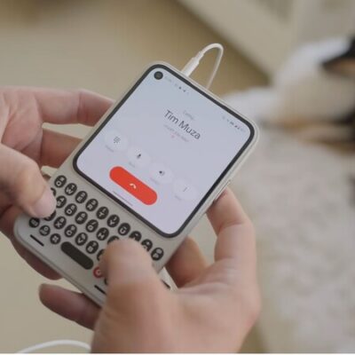 smartfon clicks communicator