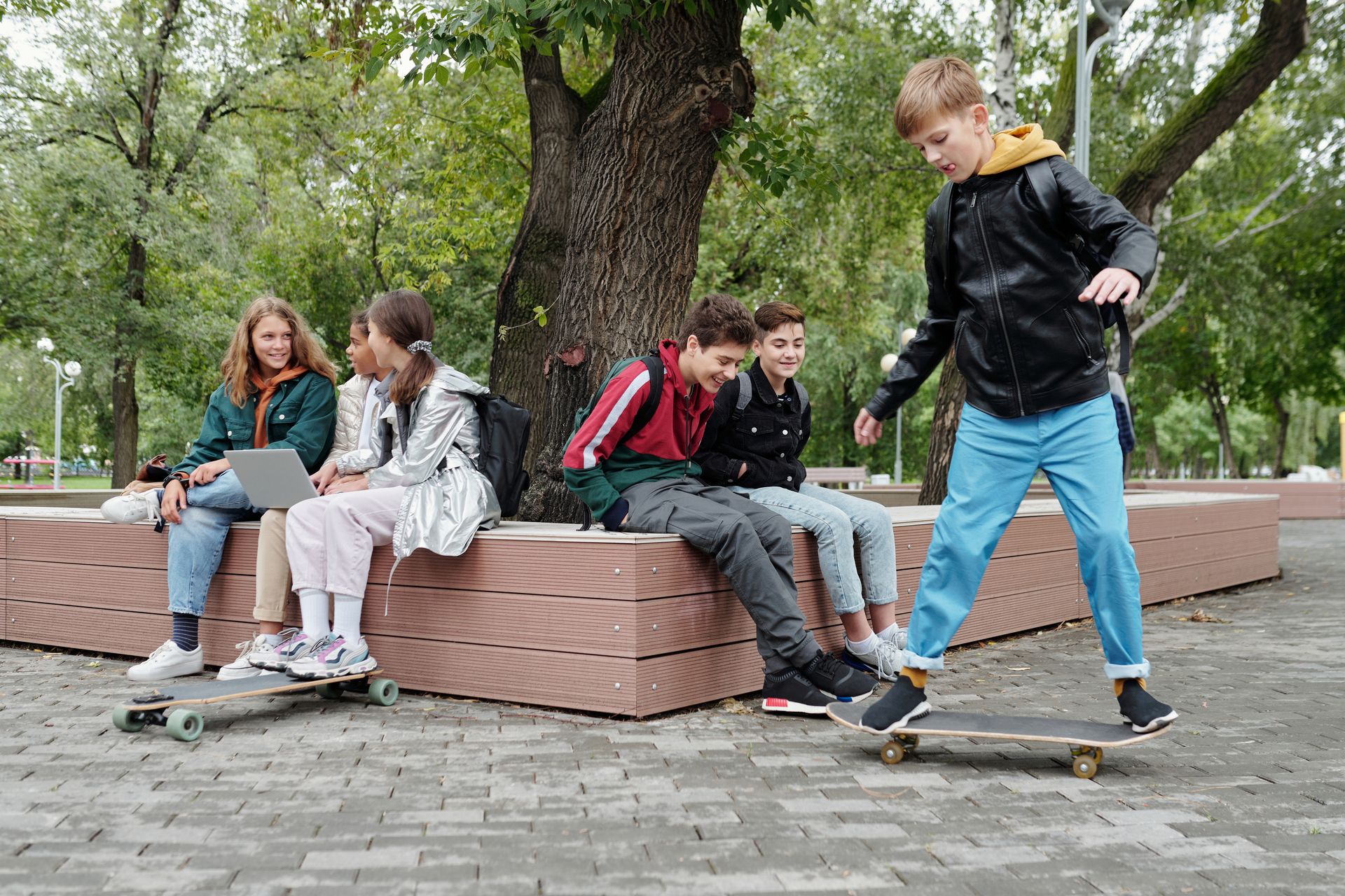 młodzież dzieci nastolatki teenagers