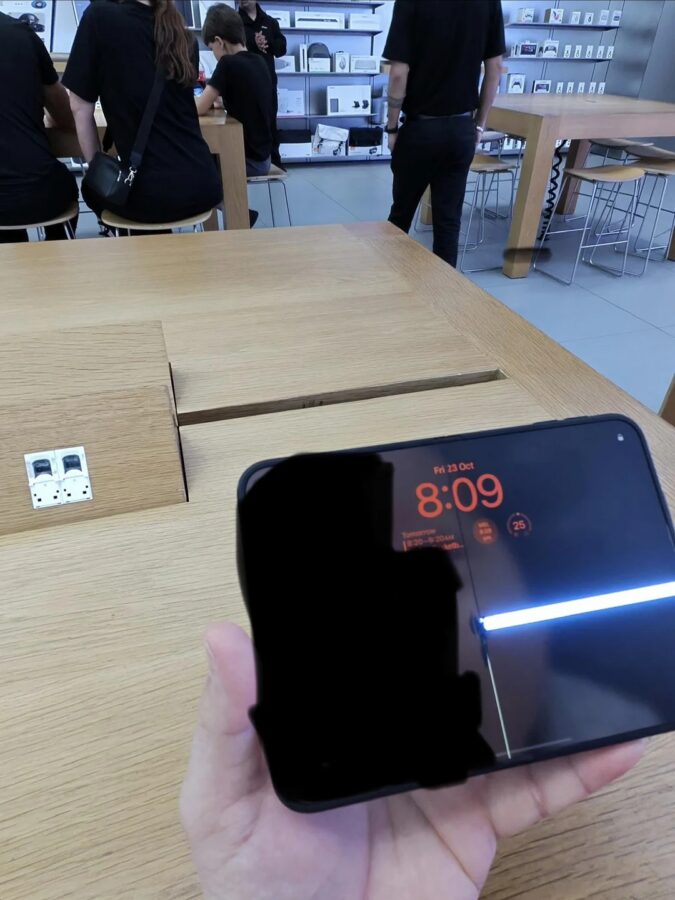 iPhone Duo Crackgate