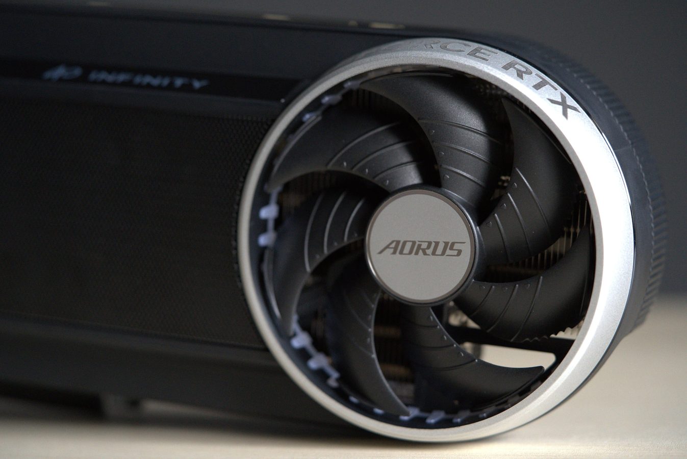 Gigabyte GeForce RTX 5070 AORUS INFINITY 12G