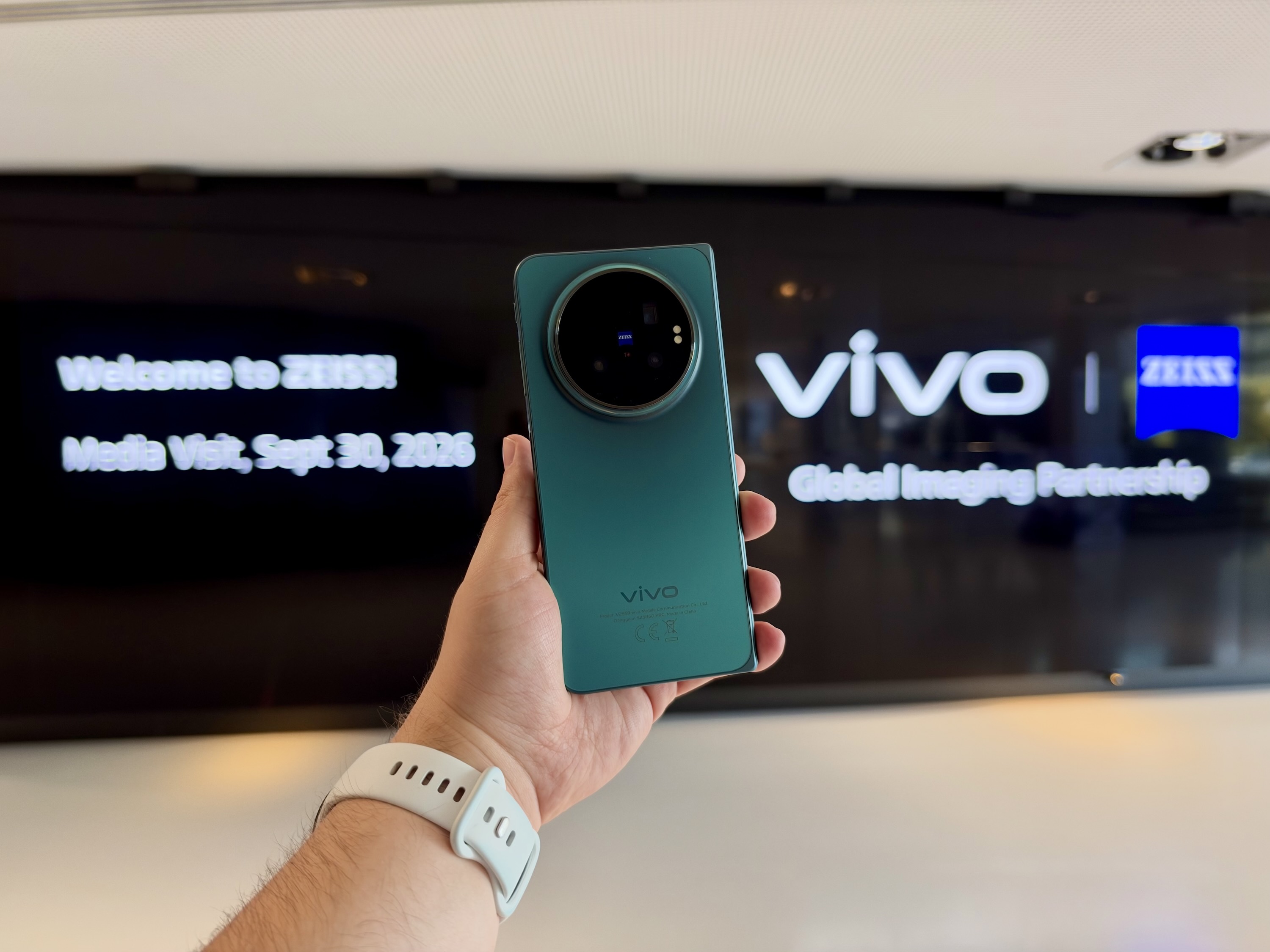 Zeiss Oberkochen HQ Vivo X Fold 6